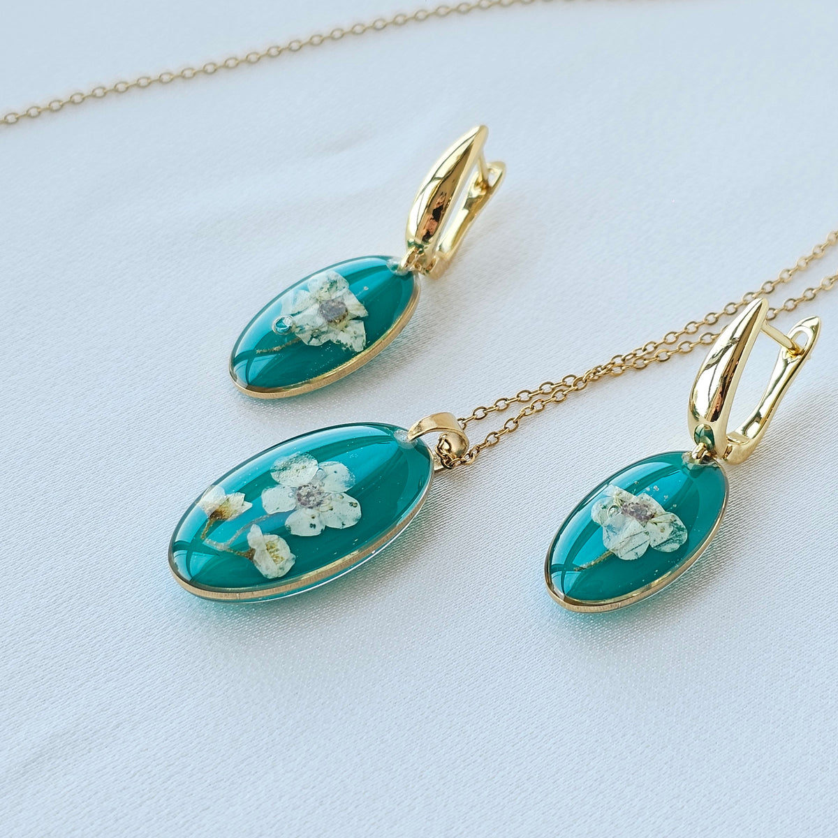 "Spiraea" çiçəyindən aksesuar dəsti (Əl işi)