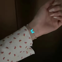 🦋 Boyunbağı və qolbaq - Kəpənək formasında, fosforlu, qaranlıqda parıldayan
