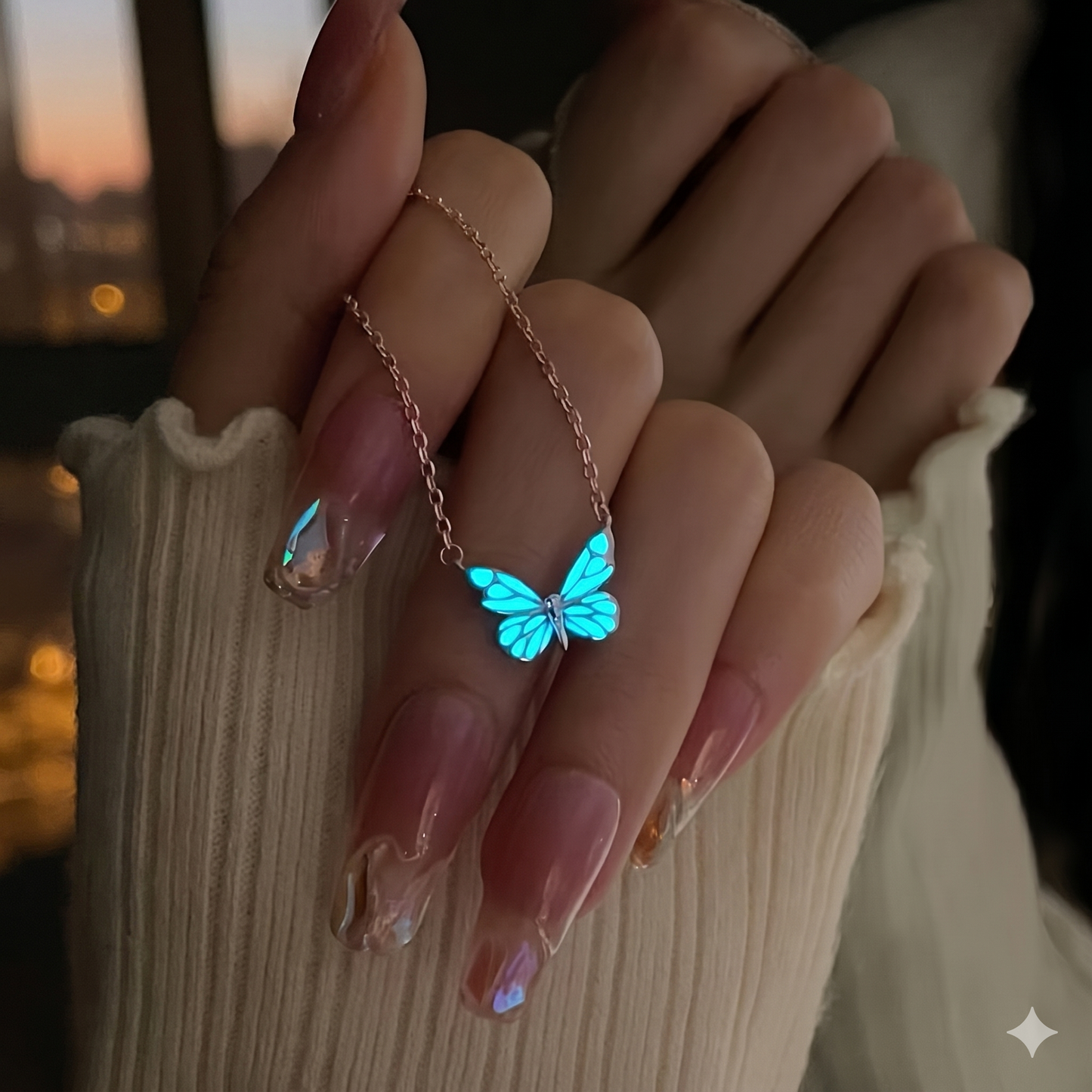 🦋 Boyunbağı və qolbaq - Kəpənək formasında, fosforlu, qaranlıqda parıldayan